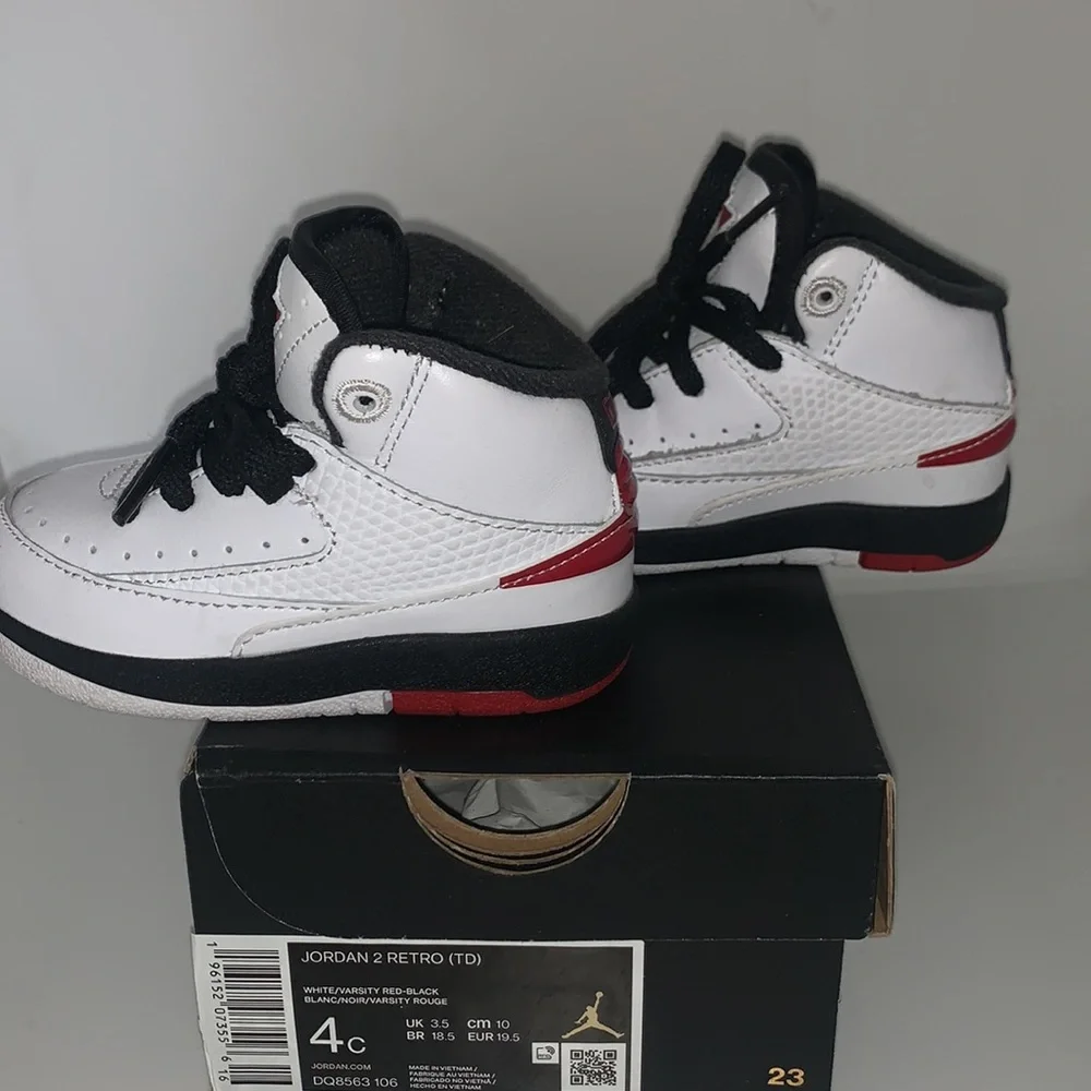 Jordan 2 Retro - Picture 2 of 5